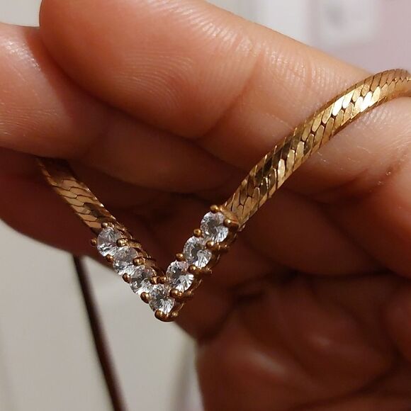 Vintage Signed KOREA Sparkly Rhinestone Crystals V Shaped Herringbone Necklace - Picture 6 of 8